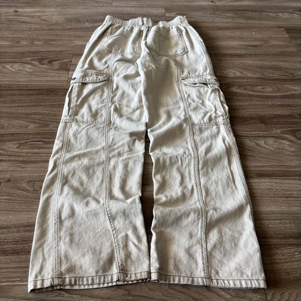 Vintage Y2K/2000s Cream Streetwear Cargo Pants! 26x30 - Picture 4 of 8